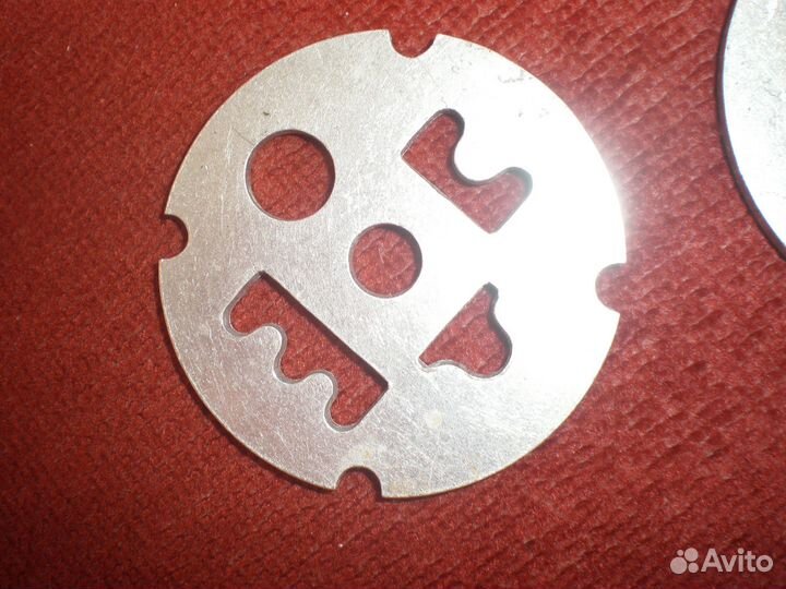 Мясорубка старинная чугунная и запчасти к ней