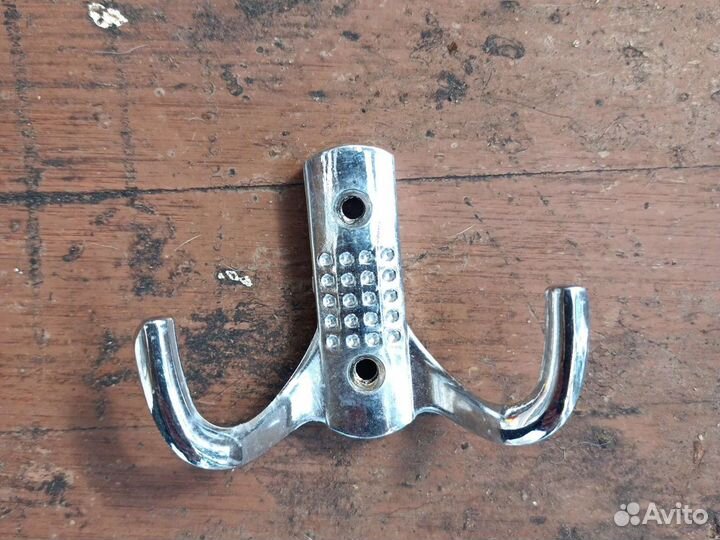 Двухрожковые крючки для вешалки.15х120