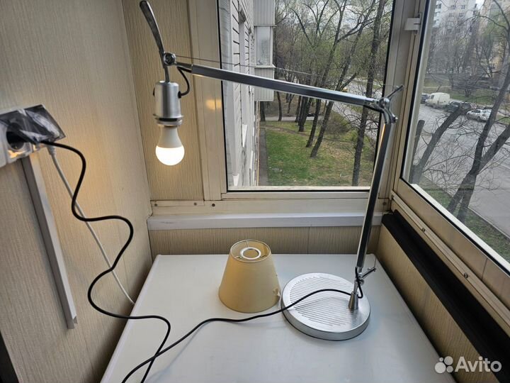 Лампа настольная