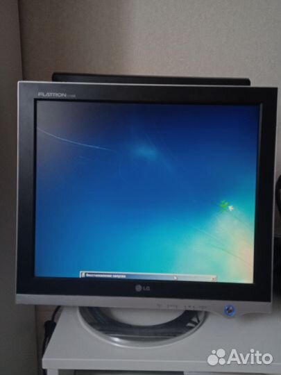 Монитор LG flatron L1720B