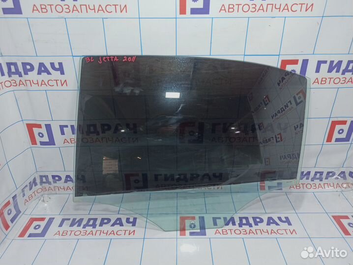 Стекло двери задней левой Volkswagen Jetta (A6) 5C