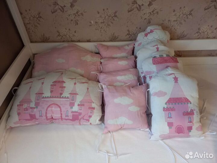 Бортики-подушки новые в кроватку