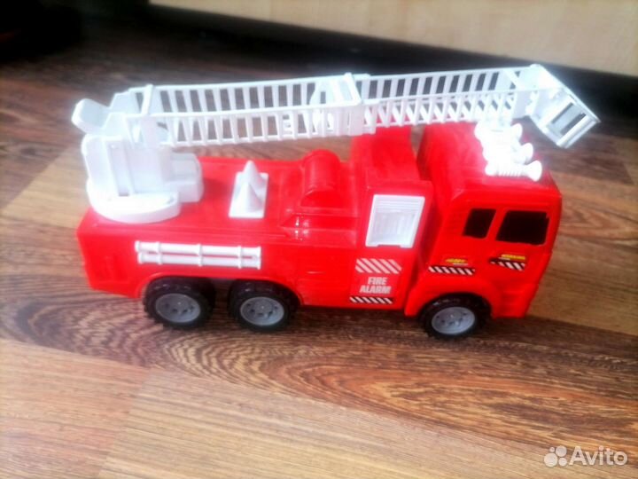 Игрушки пакетом машинки