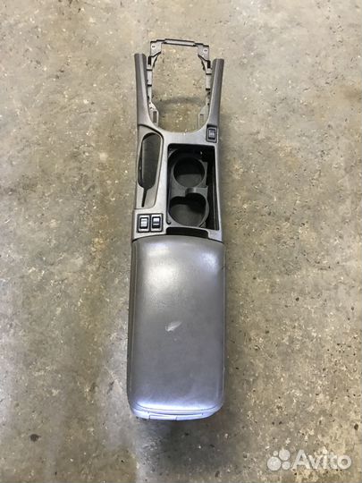 Консоль центральный с подлокотником Nissan Maxima