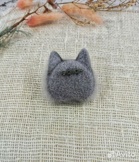 Брошь котик