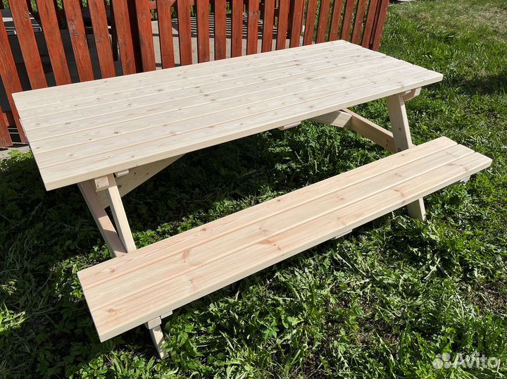 Стол со скамейками на 8 человек