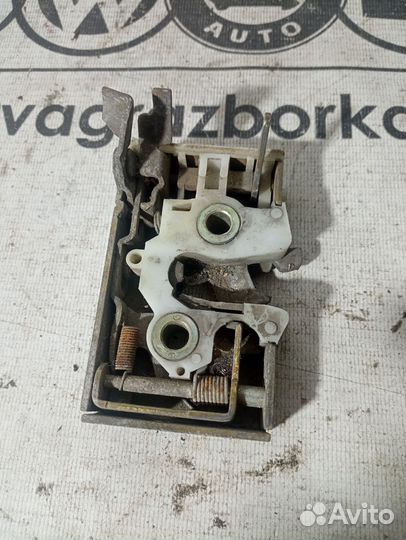 Замок двери передний правый VW Passat B2/Golf 2