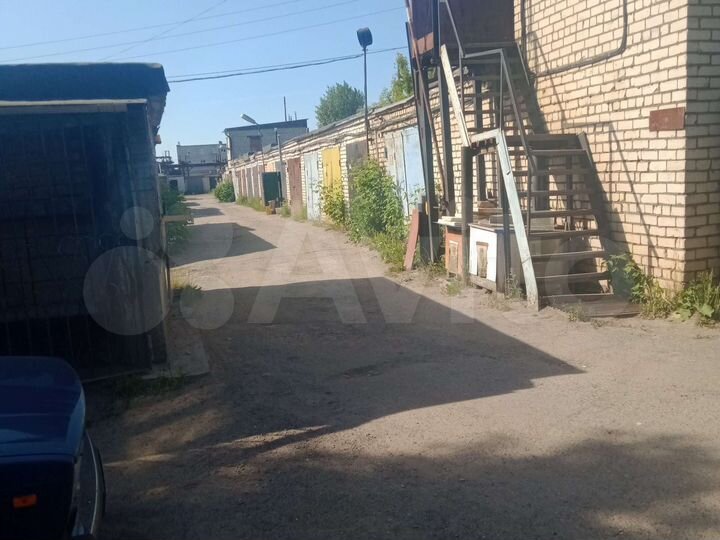 Гараж, > 30 м²