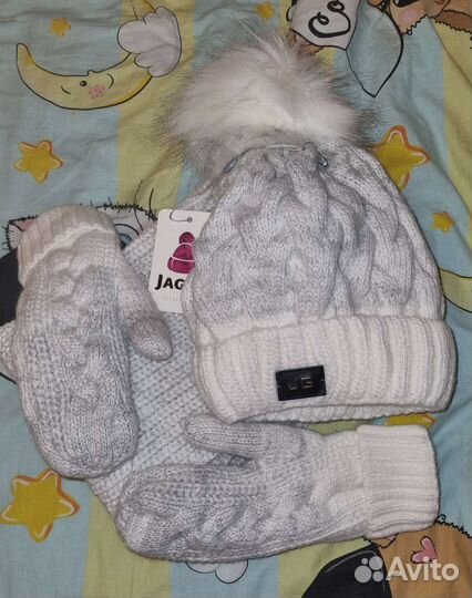 Комплект шапка, снуд,варежки. Новый