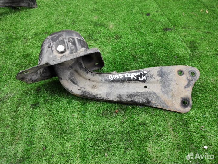 Рычаг подвески задний левый Skoda Octavia A5 caxa