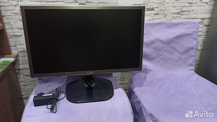 Монитор 22 дюйма LG IPS матрица