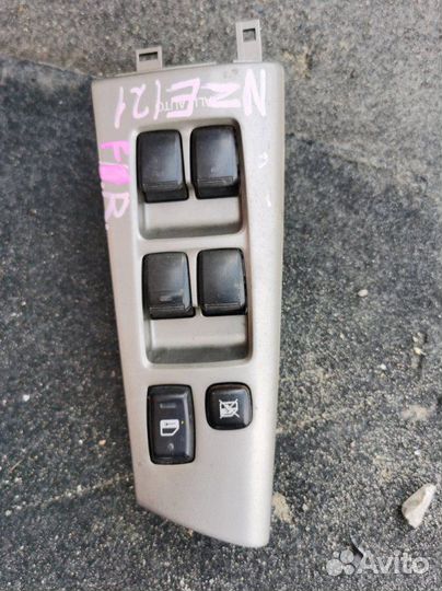 Блок управления стеклами передний правый Toyota