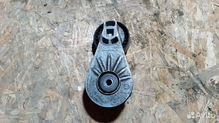 Ролик натяжитель ремня Land Rover