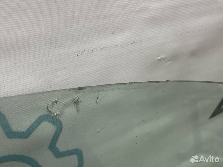 Стекло передней правой двери Volkswagen Touareg 3