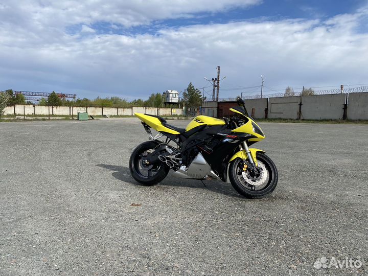 Yamaha R1