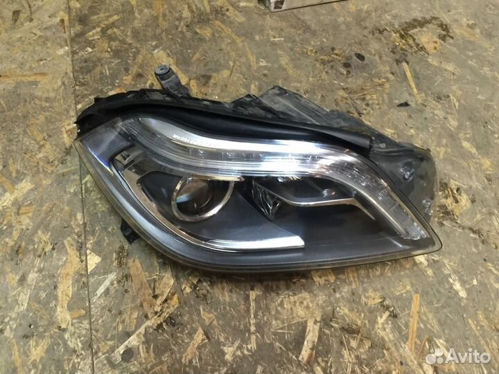 Мерседес GL 166 фара