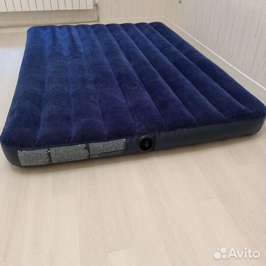 Надувной матрас-кровать intex 191 х 137 бу