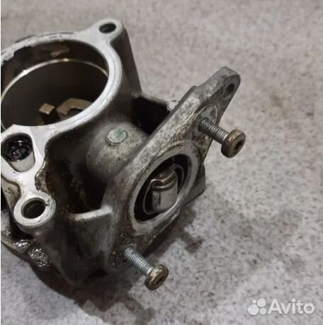 Вакуумный насос 1.8 BZB 06H145100AB WV Passat B6