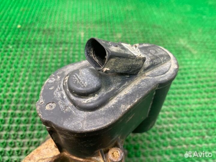 Суппорт задний правый Volkswagen Tiguan 5N1 2.0