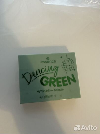 Палетка теней для век Essence