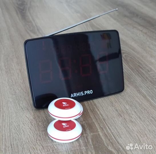 Кнпока вызова официанта и табло отображения вызова