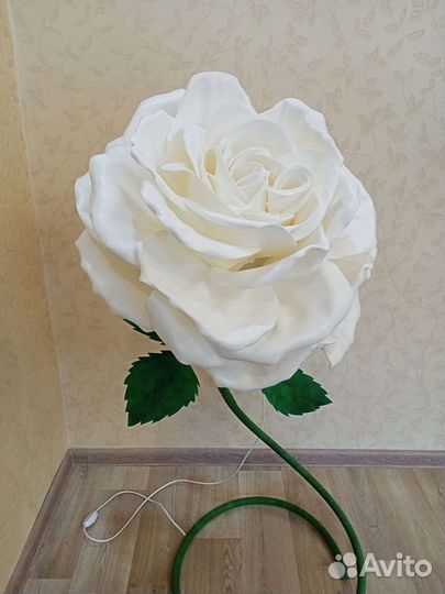 Торшер роза из изолона