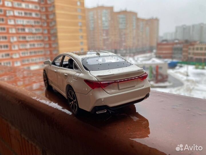 Модель металлическая Toyota Camry Белая 1:24 Камри
