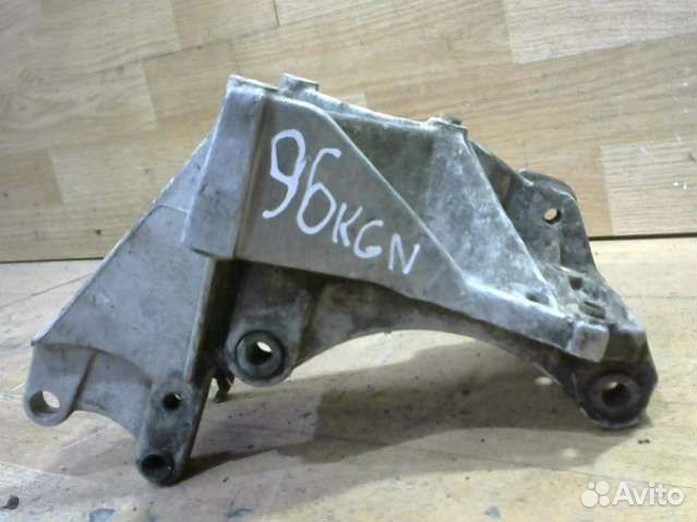 Кронштейн генератора Peugeot 406 96348183
