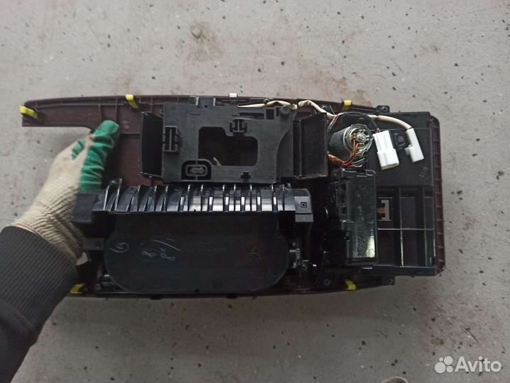 Консоль селектора АКПП Lexus gs 450h