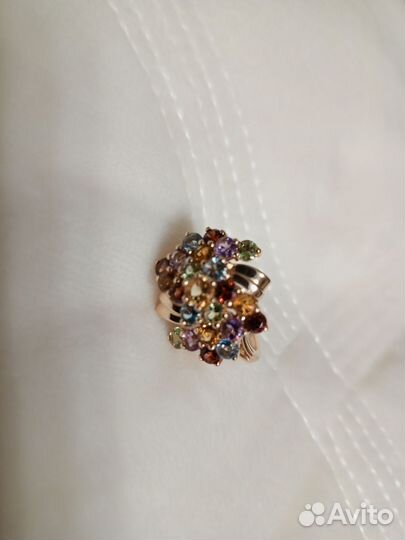 Золотое кольцо с полудрагоценными камнями 18-18.5р
