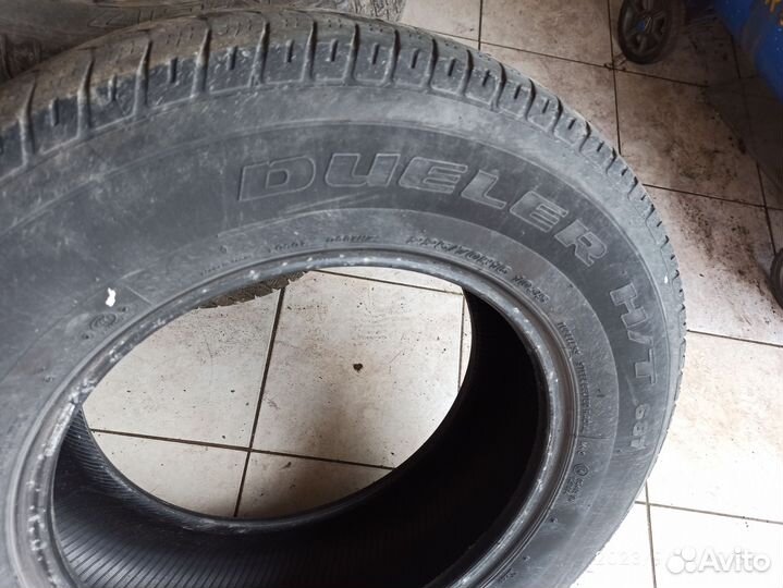 Bridgestone Dueler H/T 687 215/70 R16