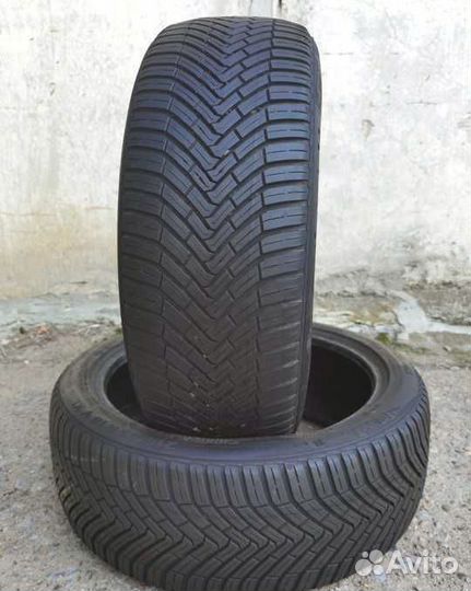 Continental AllSeasonContact 215/45 R18 93V