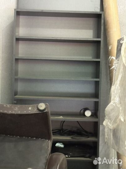 Стеклянный шкаф витрина