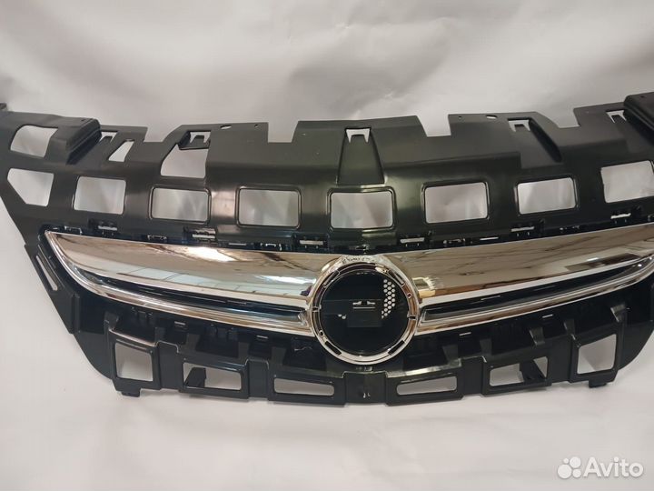 Решетка радиатора Opel Astra j gtc