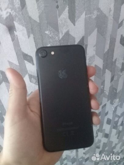 Телефон iPhone 7 128gb
