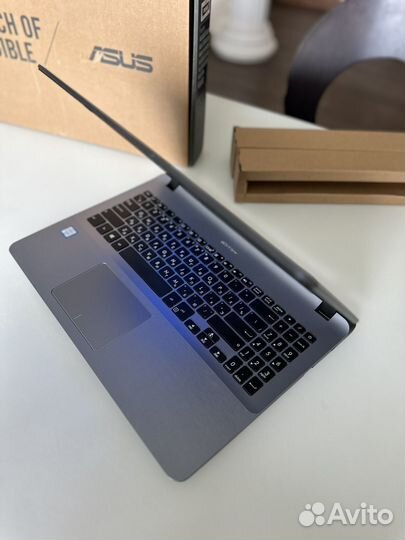 Современный Asus/i3-6006U/SSD/intel HD 520