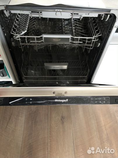 Встраиваемая посудомоечная машина Weissgauff