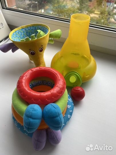 Слоник-пирамидка tiny love