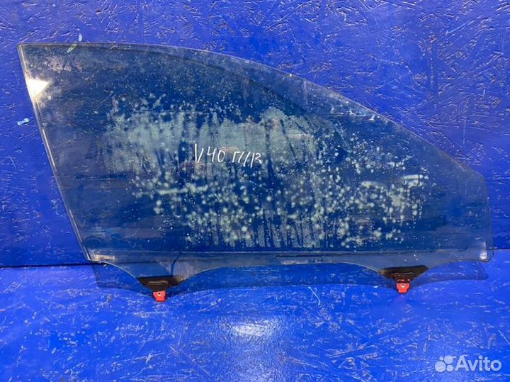 Стекло двери переднее правое Toyota Camry 40