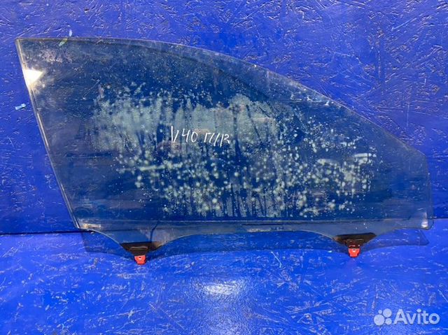 Стекло двери переднее правое Toyota Camry 40