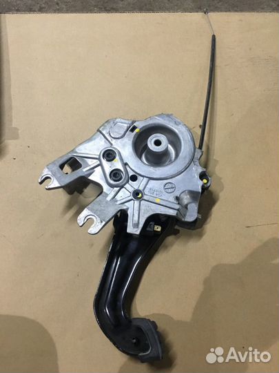 Мерседес мл 164 педаль ручника