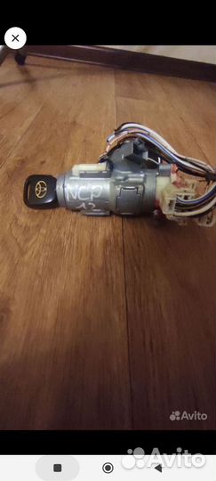 Замок зажигания Toyota vitz