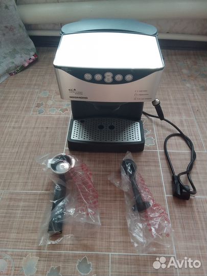 Продам кофеварку redmond rcm-1503