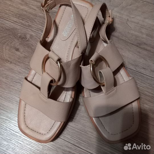 Босоножки женские