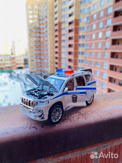 Модель металлическая Toyota Land Cruiser Prado дпс