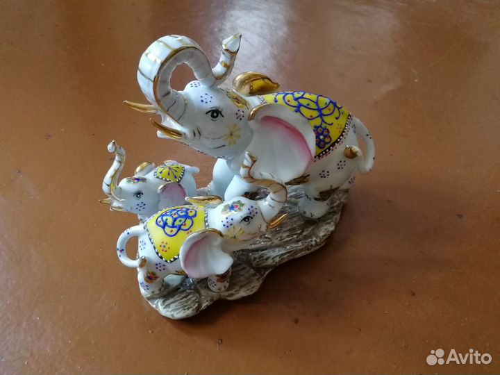 Статуэтка фарфор