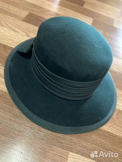 Две шляпы