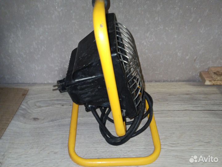 Прожектор с галогеновой лампой 300 Вт