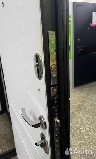 Дверь входная металлическая