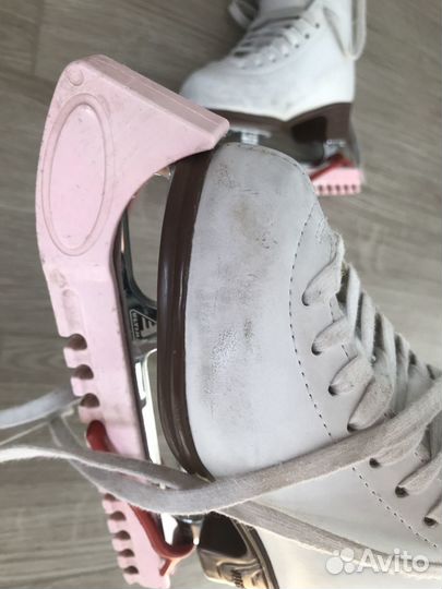 Фигурные коньки Jackson